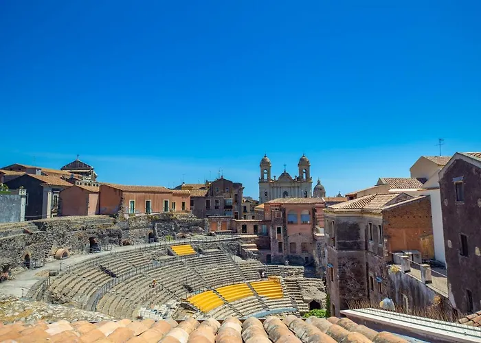 Home dentro il teatro Catania